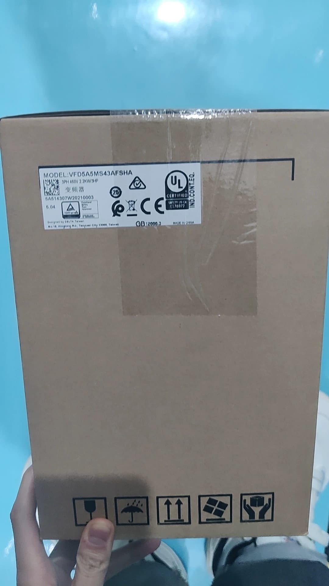 100% úplne nový originálny a originálny Delta 380V 2,2KW VFD5A5MS43ANSAA Frekvenčné meniče Pohon Servo Motor
