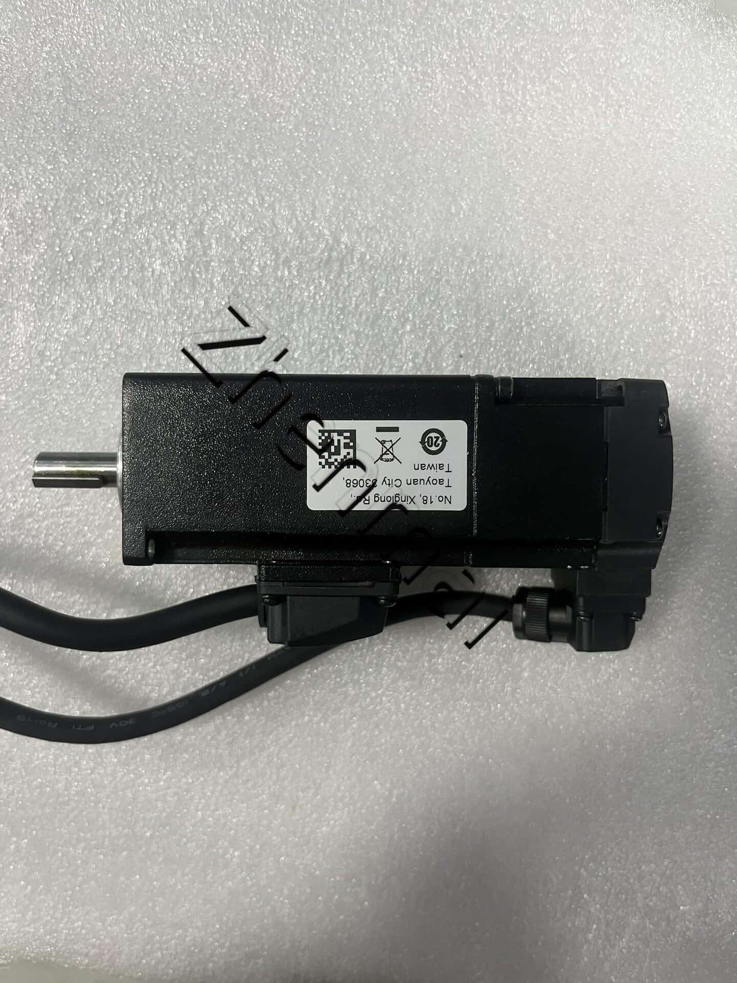 100% úplne nový originálny a originálny Delta ECM-B3L-C20401SS1 Frekvenčné meniče Pohon Servo Motor