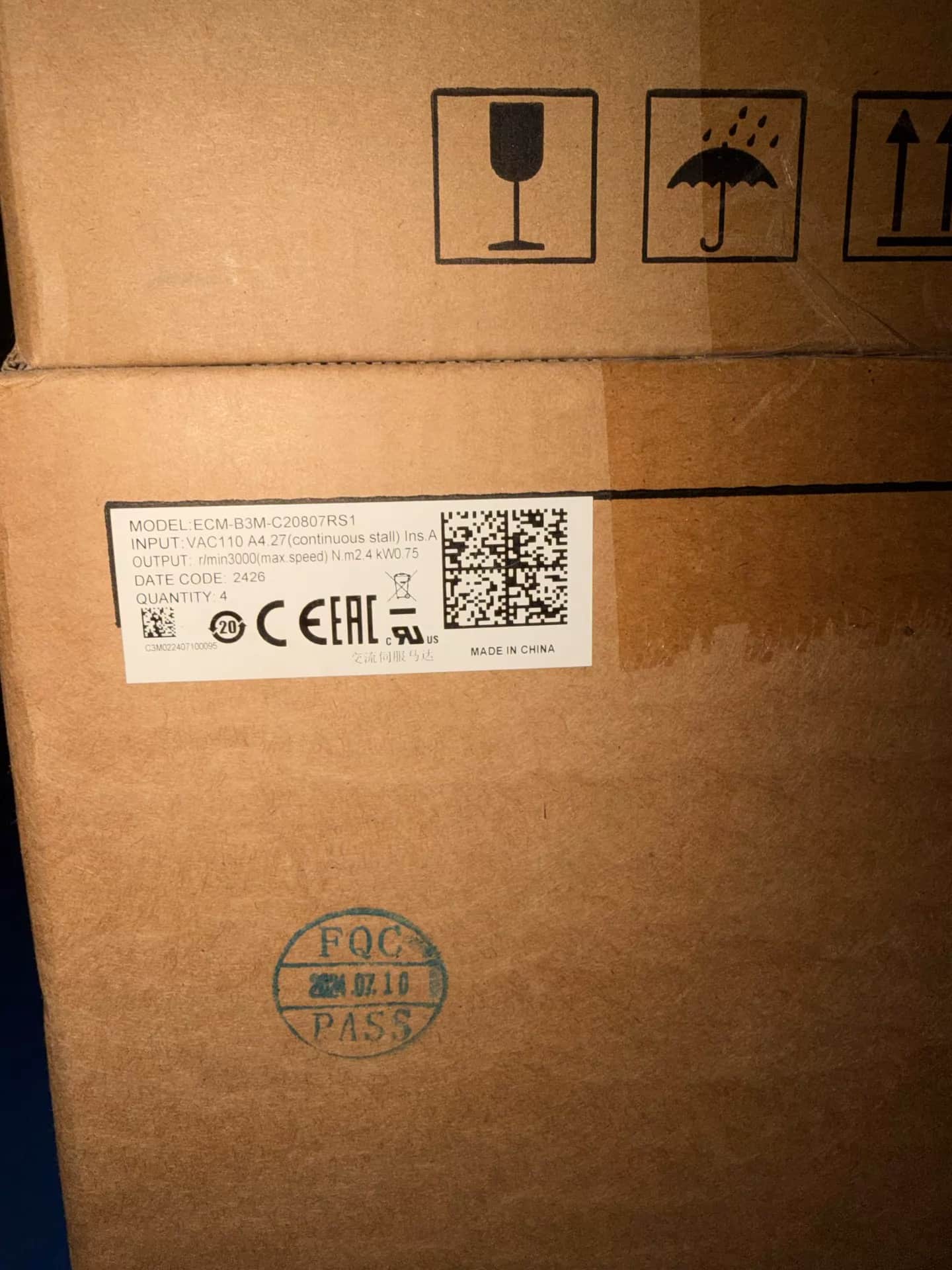 100% úplne nový originálny a originálny Delta ECM-B3M-C20807RS1 Frekvenčné meniče Pohon Servo Motor