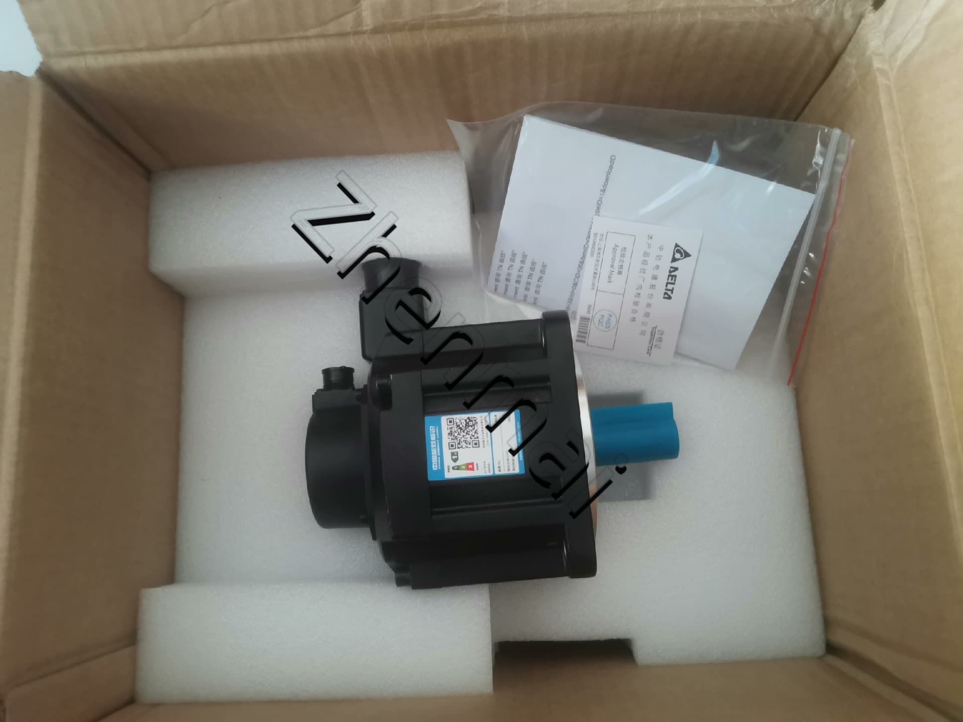 100% úplne nový originálny a originálny Delta ECM-B3M-E21315RS1 Frekvenčné meniče Pohon Servo Motor