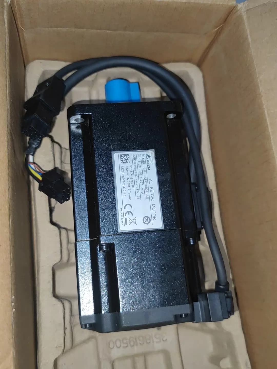100% úplne nový originálny a originálny Delta ECM-E3M-C20807SSE Frekvenčné meniče Hnací servomotor
