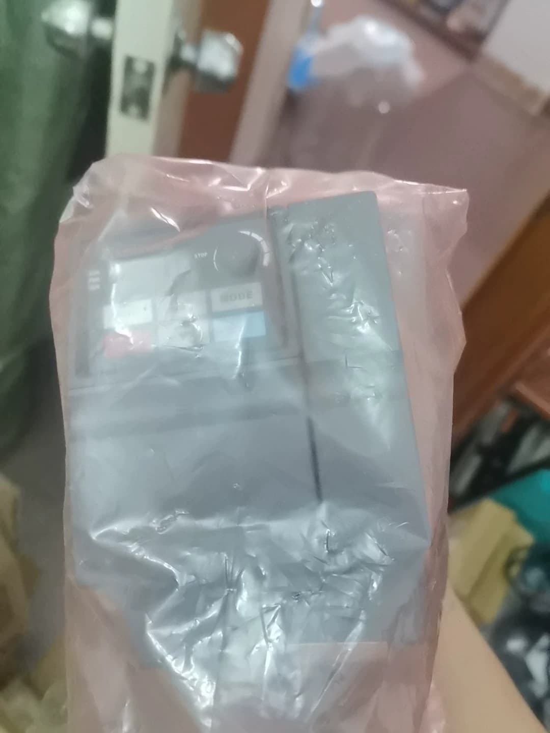100% úplne nový originálny a originálny Delta VFD022EL21W Frekvenčné meniče Pohon Servo Motor
