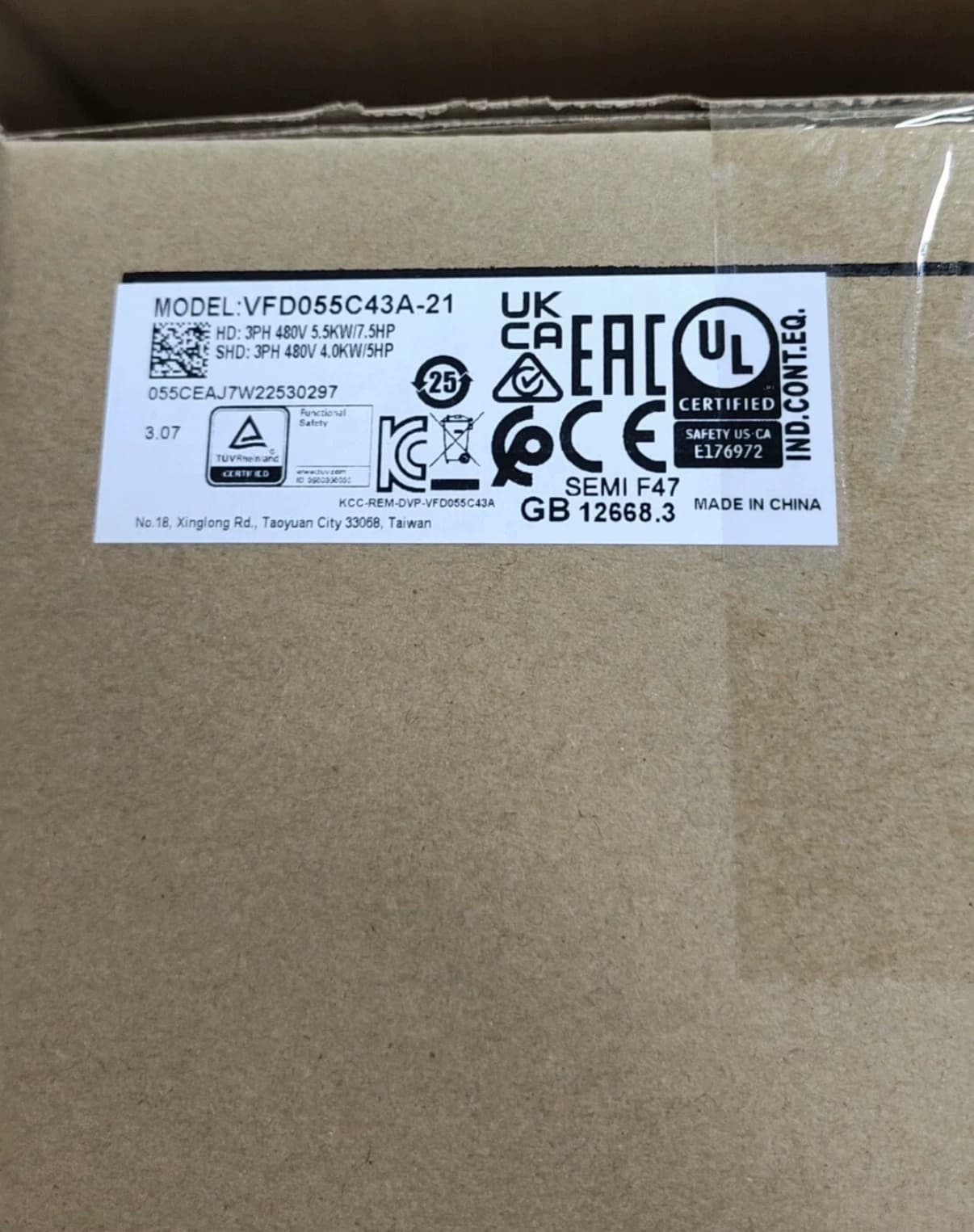 100% úplne nový originálny a originálny Delta VFD055C43A-21 Frekvenčné meniče Pohon Servo Motor