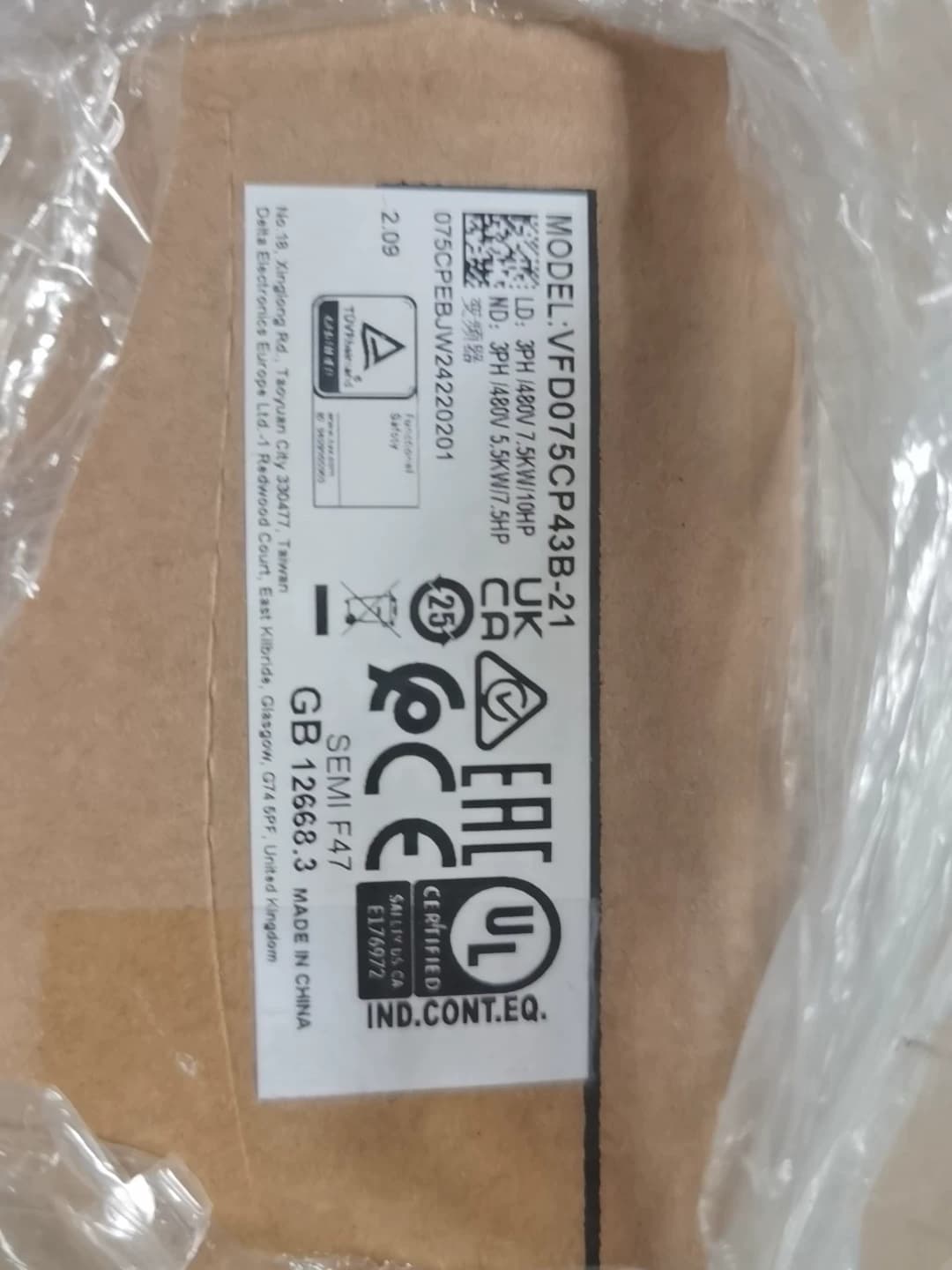 100% úplne nový, originálny a originálny Delta VFD075CP43B-21 380V 7,5KW Frekvenčné meniče Pohon Servo Motor