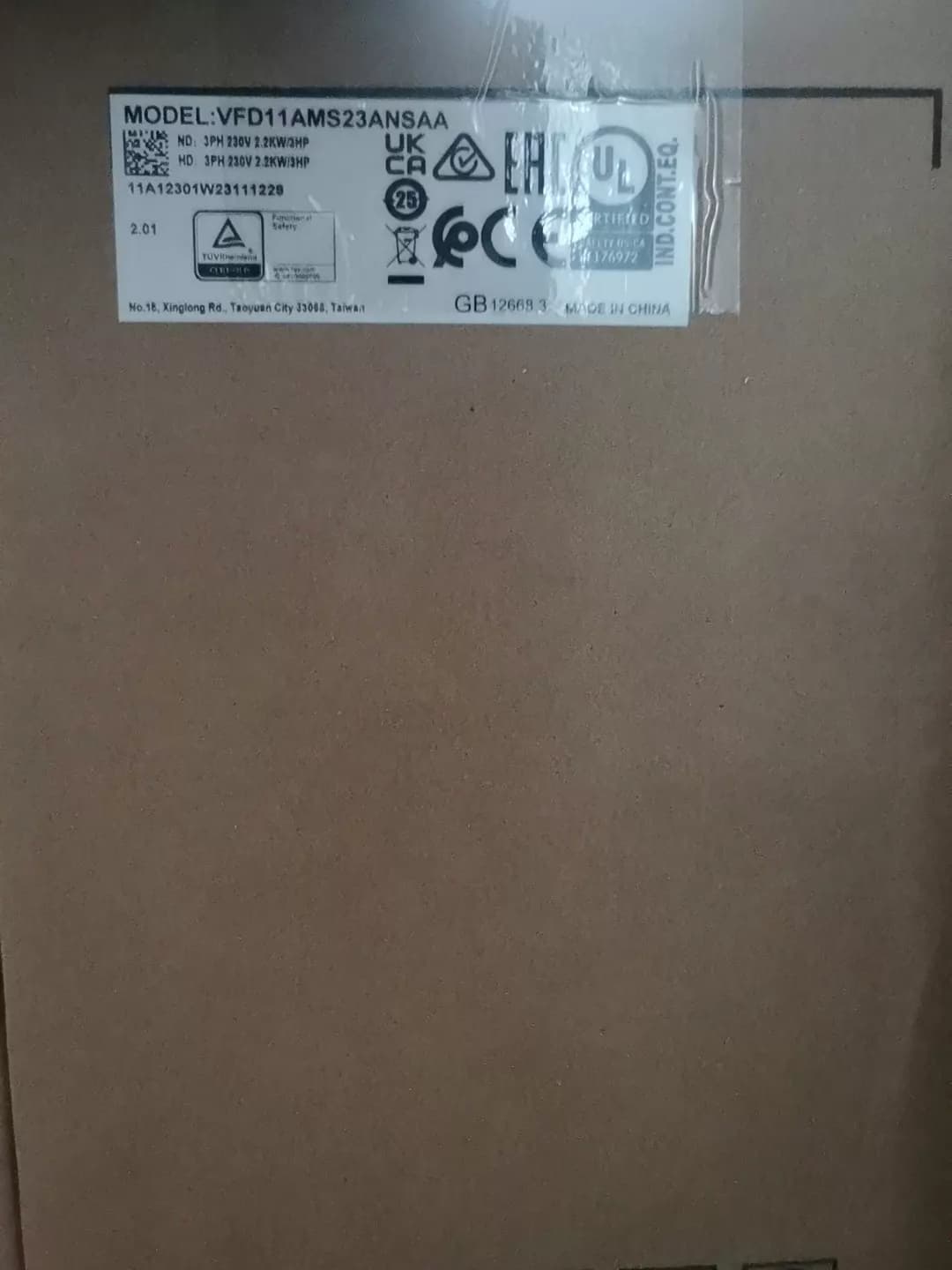100% úplne nový originálny a originálny Delta VFD11AMS23ANSAA 2,2 kW trojfázové 220 V frekvenčné meniče Pohon Servo Motor