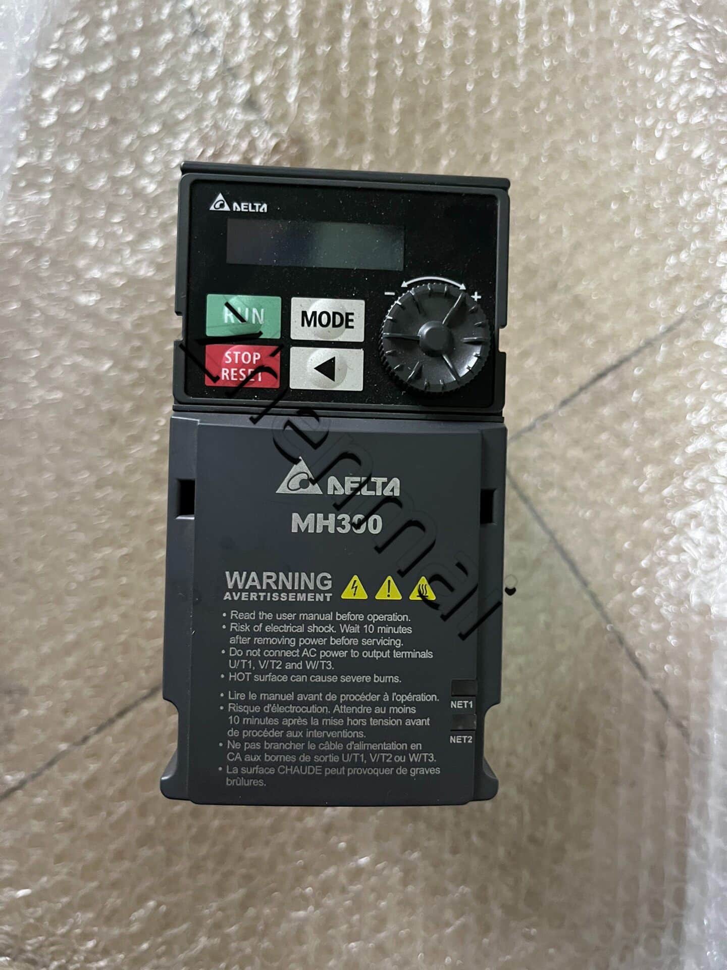 100% úplne nový originálny a originálny Delta VFD3A0MH43ANSAA 0,75KW Frekvenčné meniče Pohon Servo Motor