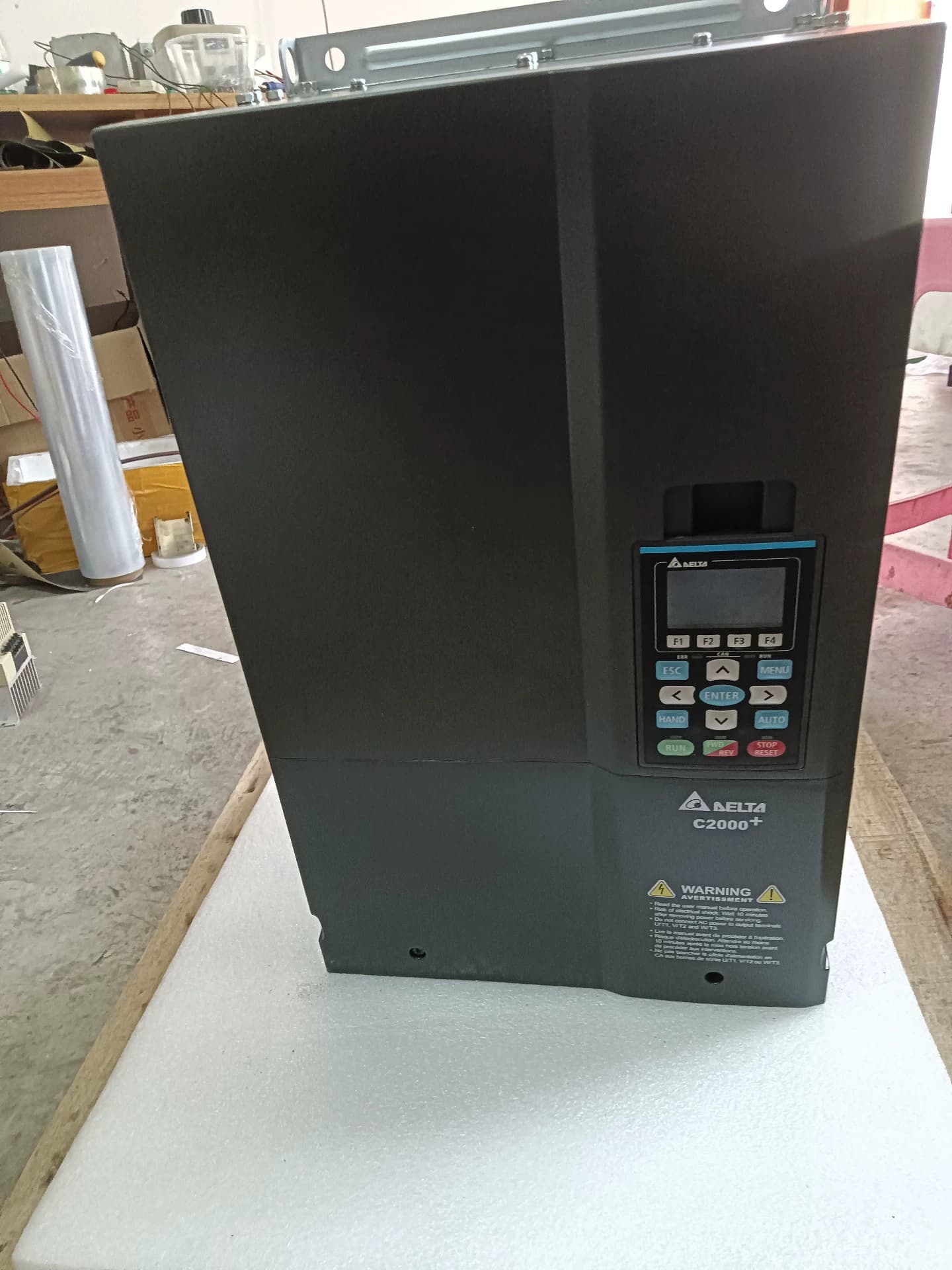 100% úplne nový originálny a originálny Delta VFD450C43S-00 Frekvenčné meniče Pohon Servo Motor