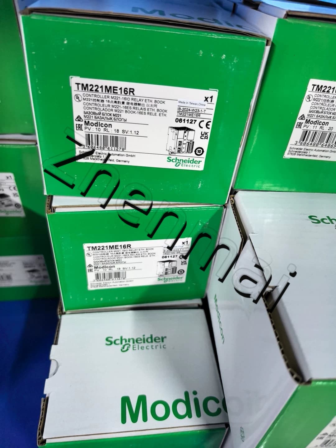 100% úplne nový, originálny a originálny Schneider TM221ME16R Frekvenčné meniče, ističe, stýkače, ochranné zariadenia