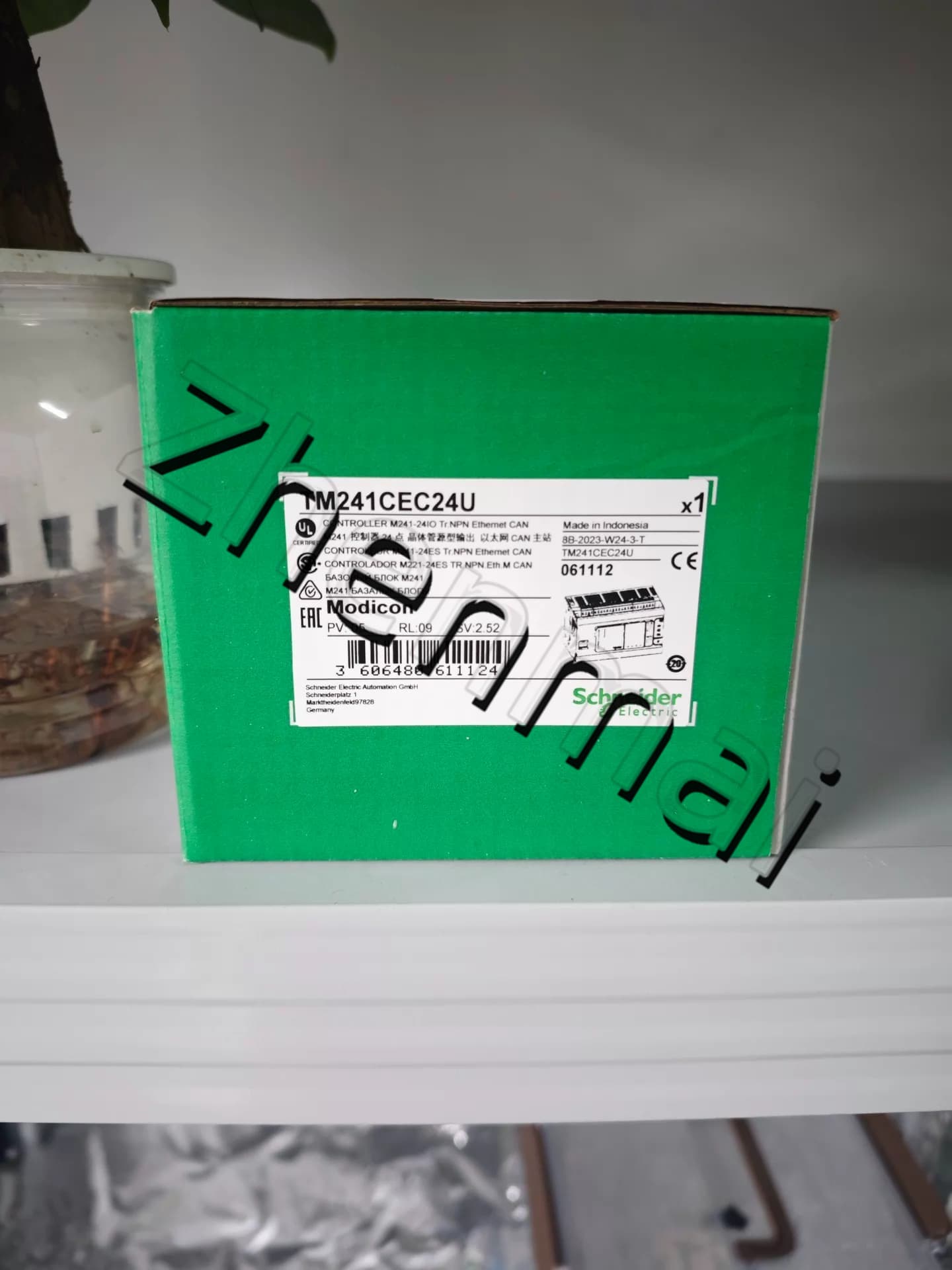 100% úplne nový, originálny a originálny Schneider TM241CEC24U Frekvenčné meniče, ističe, stýkače, ochranné zariadenia