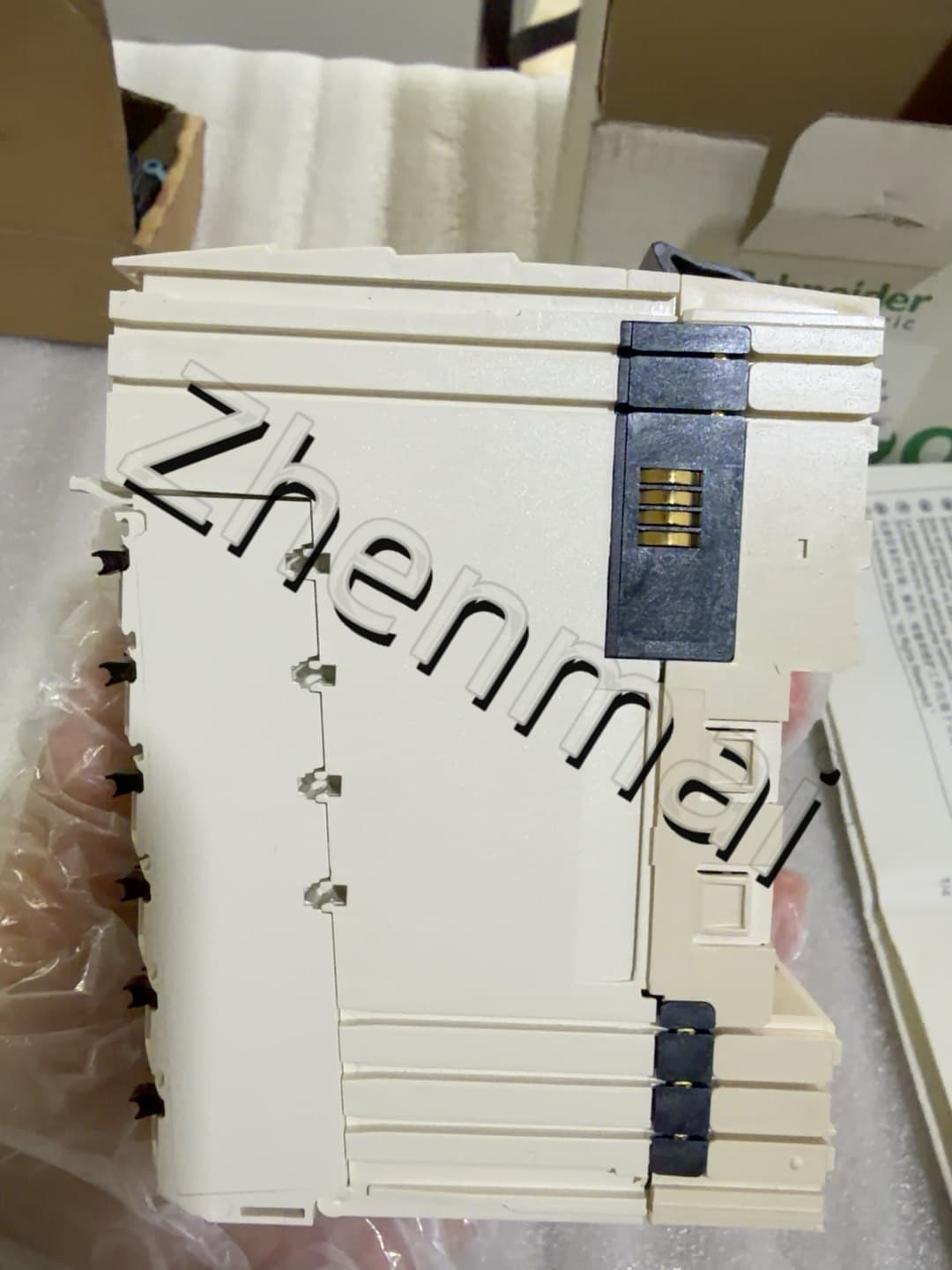 100% úplne nový, originálny a originálny Schneider TM5C24D18T Frekvenčné meniče, ističe, stýkače, ochranné zariadenia
