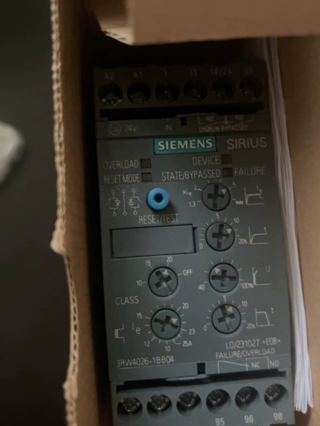 Úplne nový, originálny, továrenský softstartér Siemens 3RW4026-1BB04 SOFTSTARTER SIRIUS