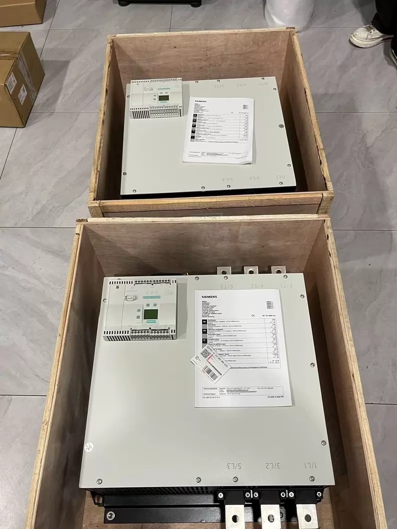 Úplne nový, originálny, továrensky vyrobený softstartér Siemens 3RW4458-2BC45 SOFTSTARTER SIRIUS