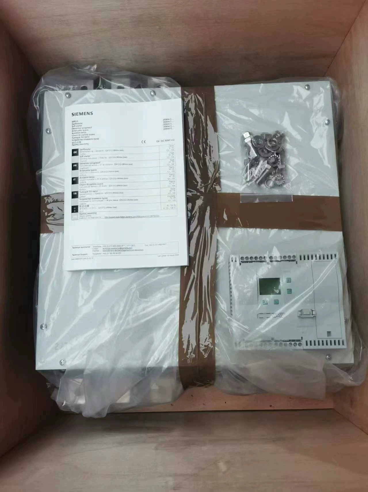 Úplne nový, originálny, továrensky vyrobený softštartér Siemens 3RW4458-6BC45 SOFTSTARTER SIRIUS
