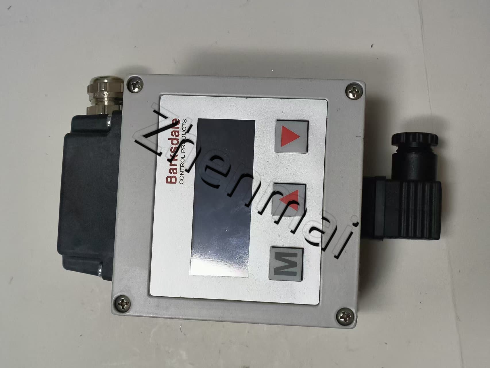 Úplne nový originálny Barksdale 0003-024(UAS3V3)+0631-070(UTA2,100mm，0-100℃) Tlakový senzor Hladinový spínač Prietokový spínač Tlakový spínač Rýchla dodávka
