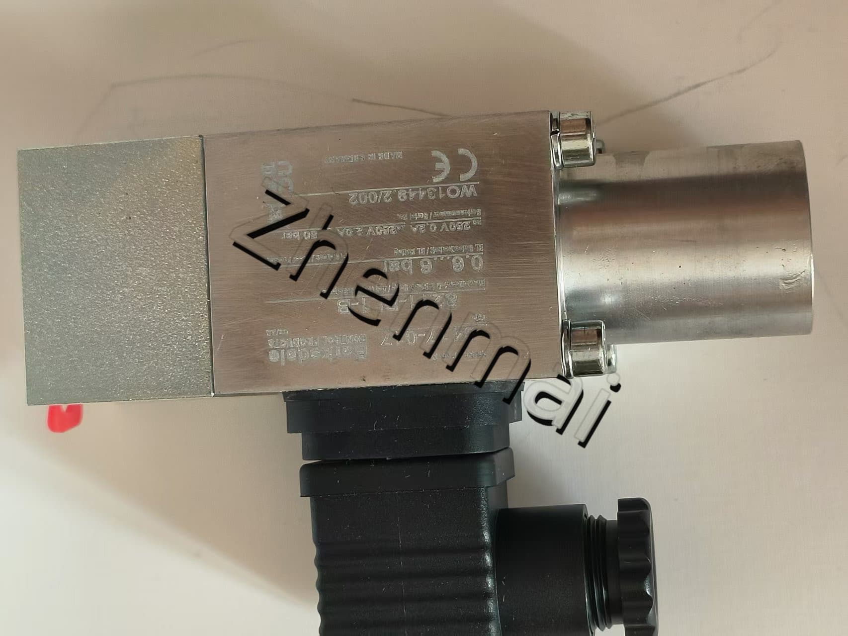 Úplne nový Originál Barksdale 8211-PL1-B 0417-017 Tlakový senzor Hladinový spínač Prietokový spínač Tlakový spínač Rýchla doprava