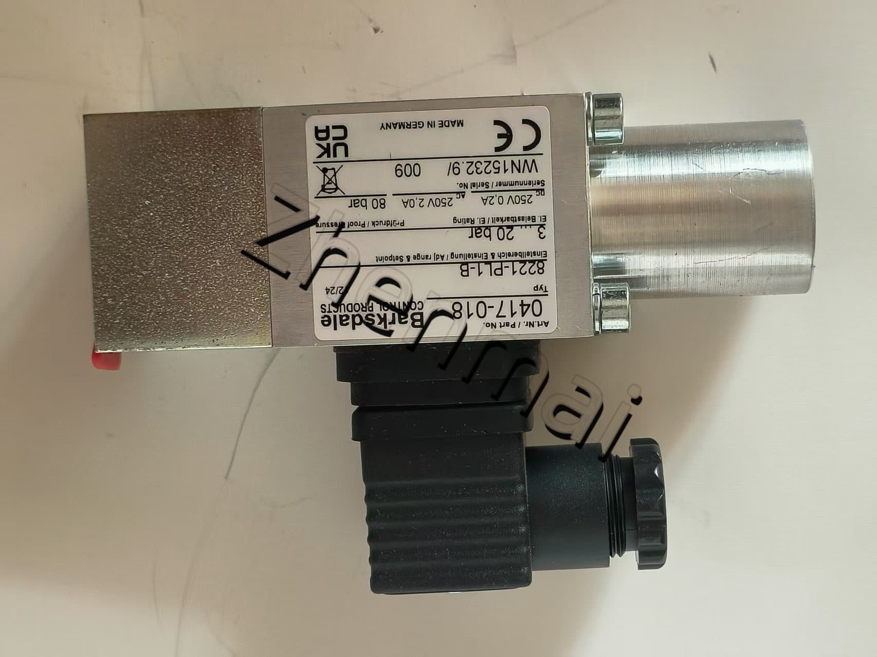 Úplne nový Originál Barksdale 8221-PL1-B 0417-018 Tlakový senzor Hladinový spínač Prietokový spínač Tlakový spínač Rýchla dodávka