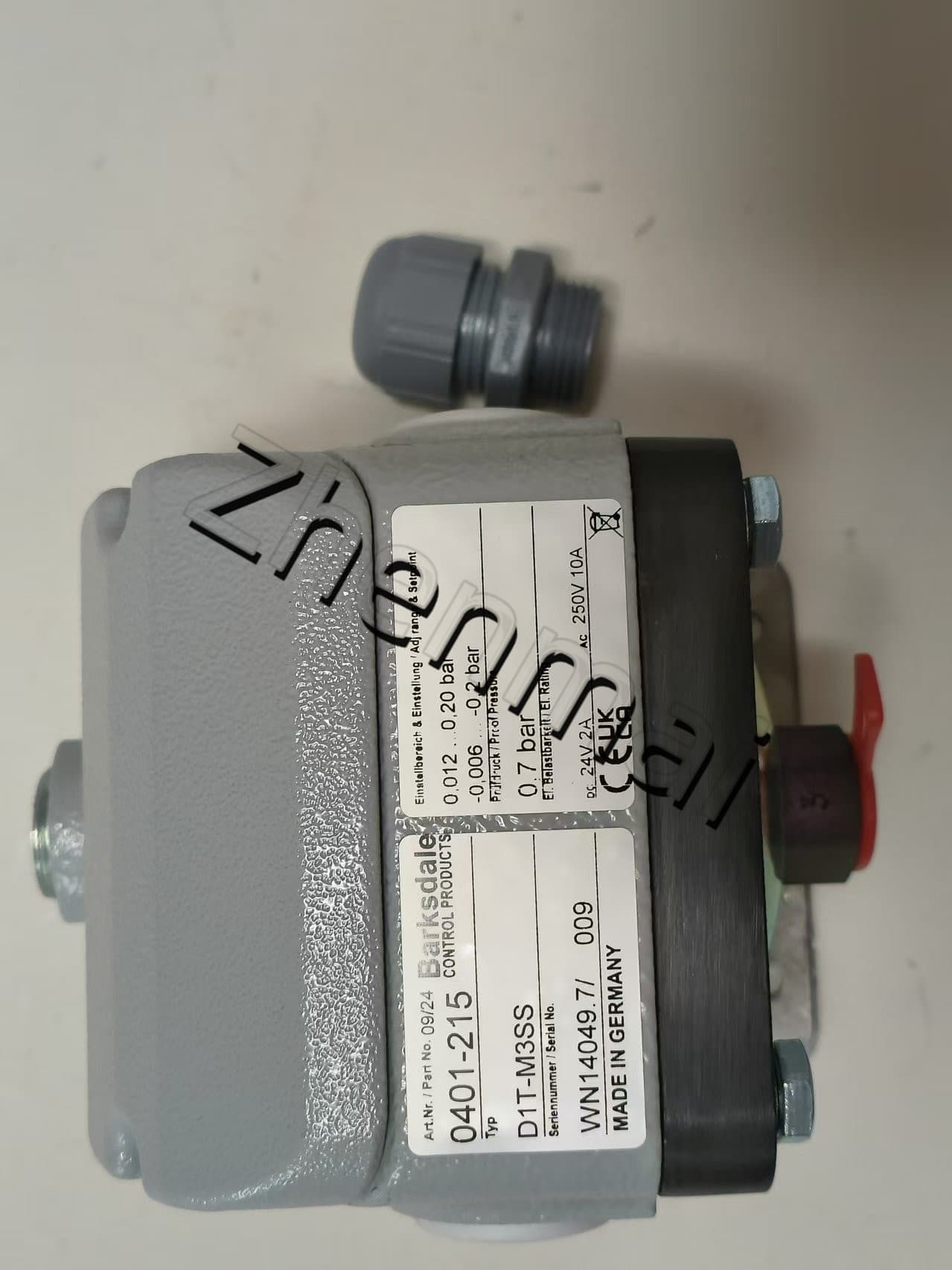 Úplne nový originálny Barksdale DD1T-M3SS 0401-215 Tlakový senzor Hladinový spínač Prietokový spínač Tlakový spínač Rýchla dodávka