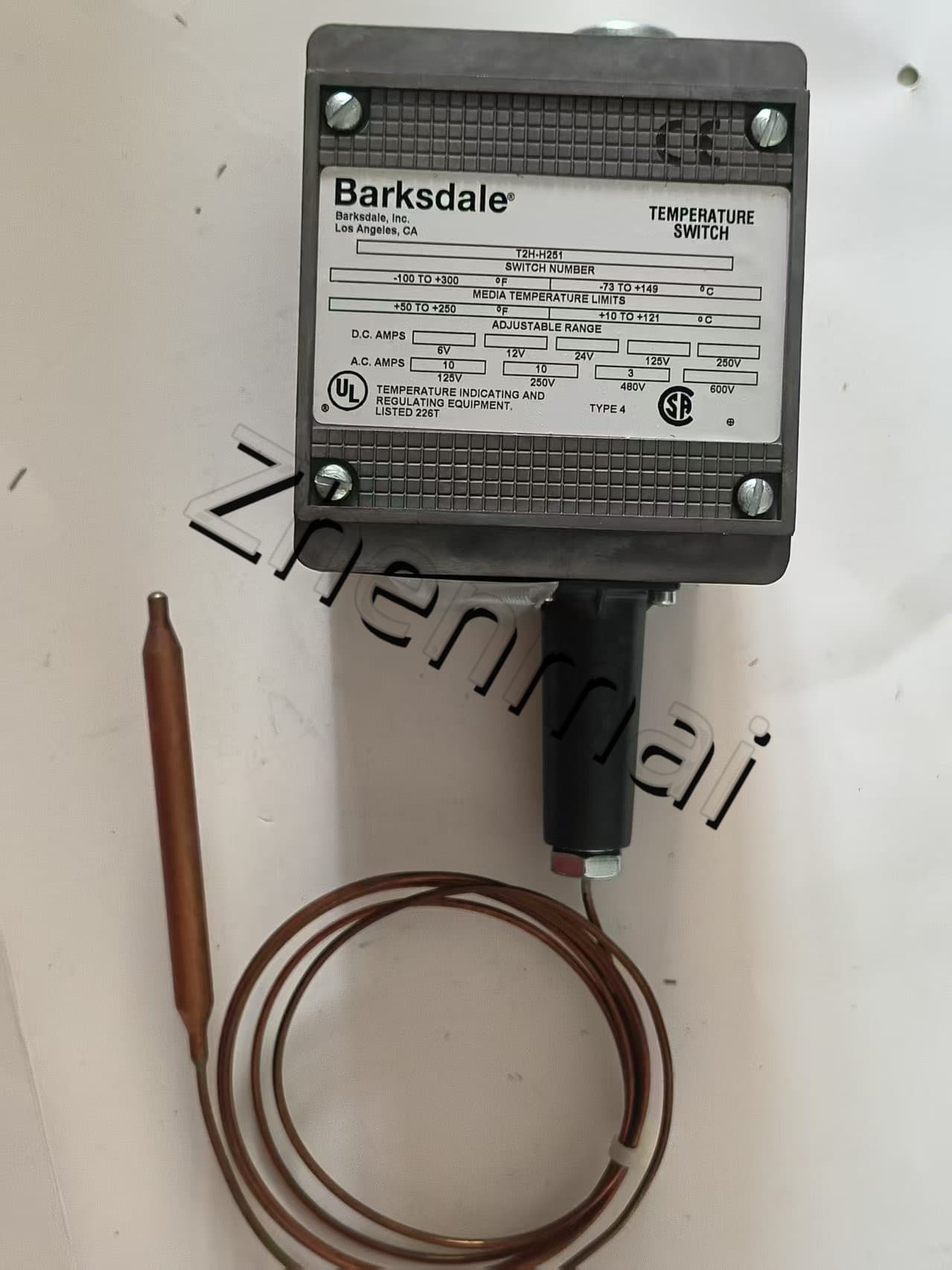 Úplne nový originálny Barksdale T2H-H251 Tlakový senzor Hladinový spínač Prietokový spínač Tlakový spínač Rýchla dodávka