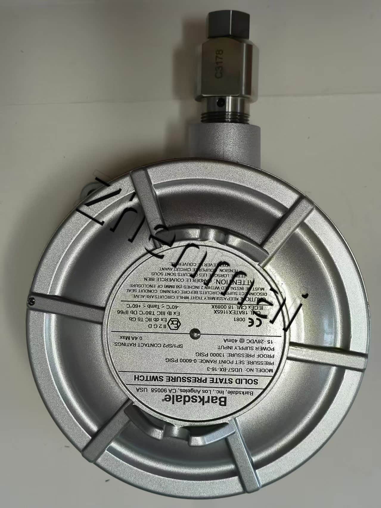 Úplne nový originálny Barksdale UDS7-BX-16-3 0427U002 Tlakový senzor Hladinový spínač Prietokový spínač Tlakový spínač Rýchla dodávka