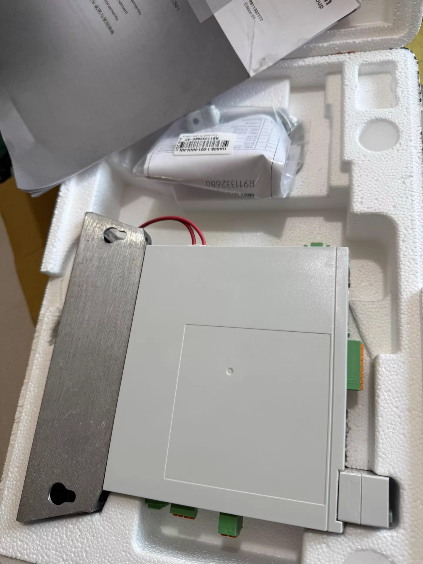 Úplne nový originálny servopohon Bosch Rexroth HCS01.1E-W0009-A-02-B-ET-EC-PB-NN-NN-FW Rýchla dodávka