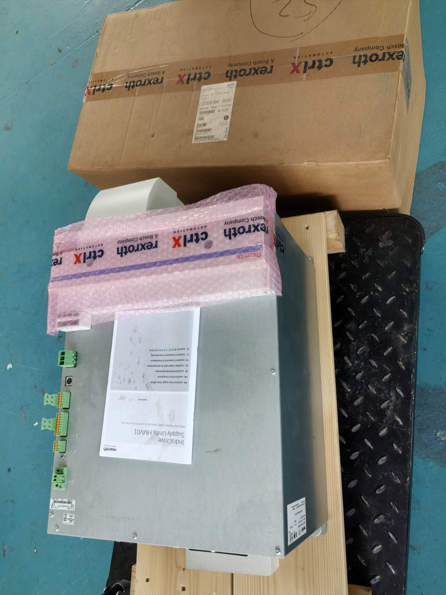 Úplne nový originálny servopohon Bosch Rexroth HMV01.1R-W0120-A-07-NNNN Rýchla dodávka