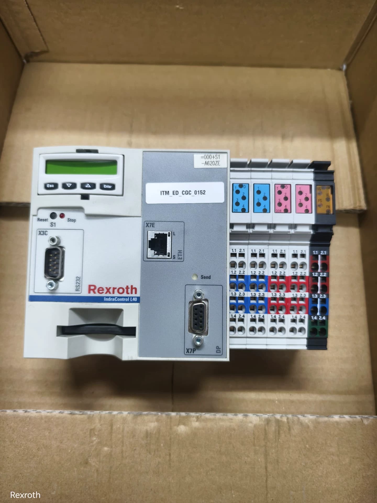 Úplne nový originálny servopohon Bosch Rexroth PLC Mobulový ovládač PLC CML40.2-NP-330-NA-NNNN Rýchla dodávka