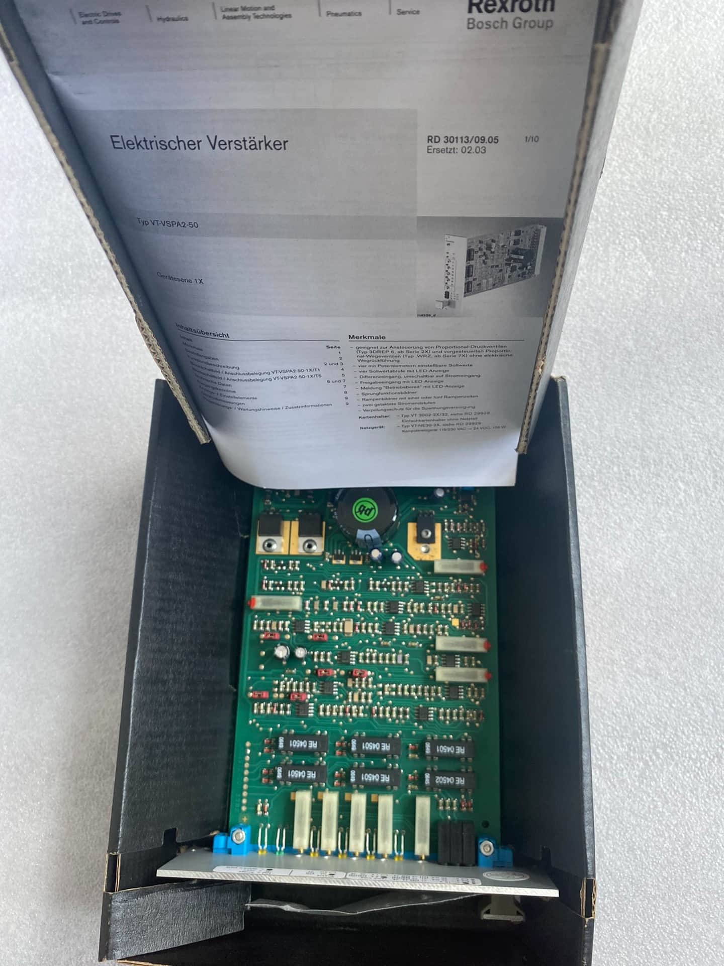 Úplne nový originálny servopohon Bosch Rexroth Proporcionálny ventil Zosilňovač proporcionálneho ventilu VT-VRPA1-100-1XV00 Servomotor Rýchla dodávka
