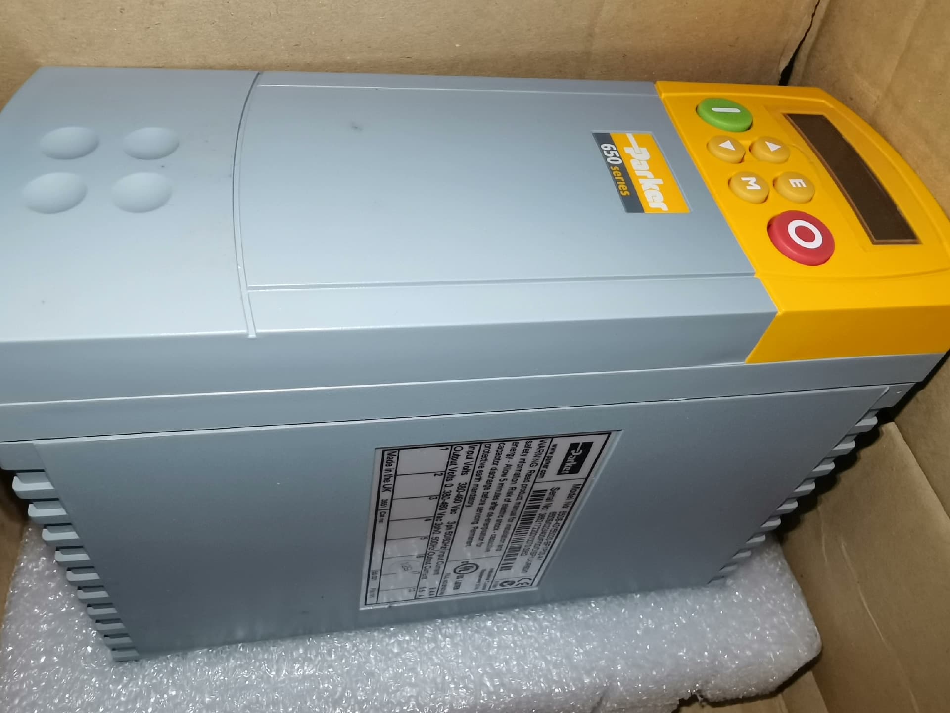 Úplne nový originálny Parker 650S/022/400/F/00/DISP/UK/RS0/0 Servopohony Pohony s premenlivou frekvenciou Ovládače servomotorov Rýchla dodávka