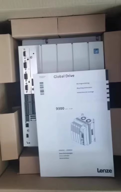 Originálny nový priemyselný I/O modul Lenze E82EV751-4C Rýchla dodávka FedEx DHL