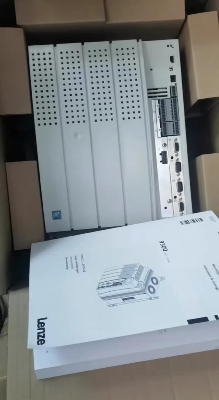 Originálny nový priemyselný I/O modul Lenze E82ZAFAC FedEx DHL Fast Shipping