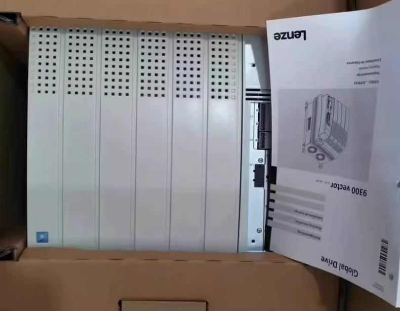 Originálny nový priemyselný I/O modul Lenze E94AMHE0024 FedEx DHL Fast Shipping