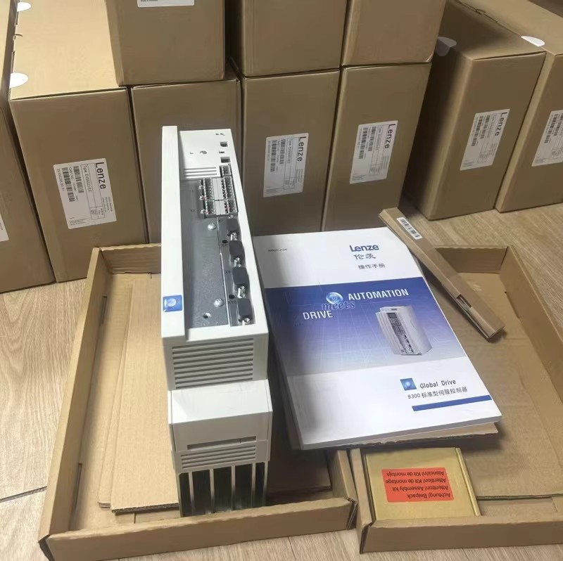 Originálny nový priemyselný I/O modul Lenze E94AMHE0074 FedEx DHL Fast Shipping