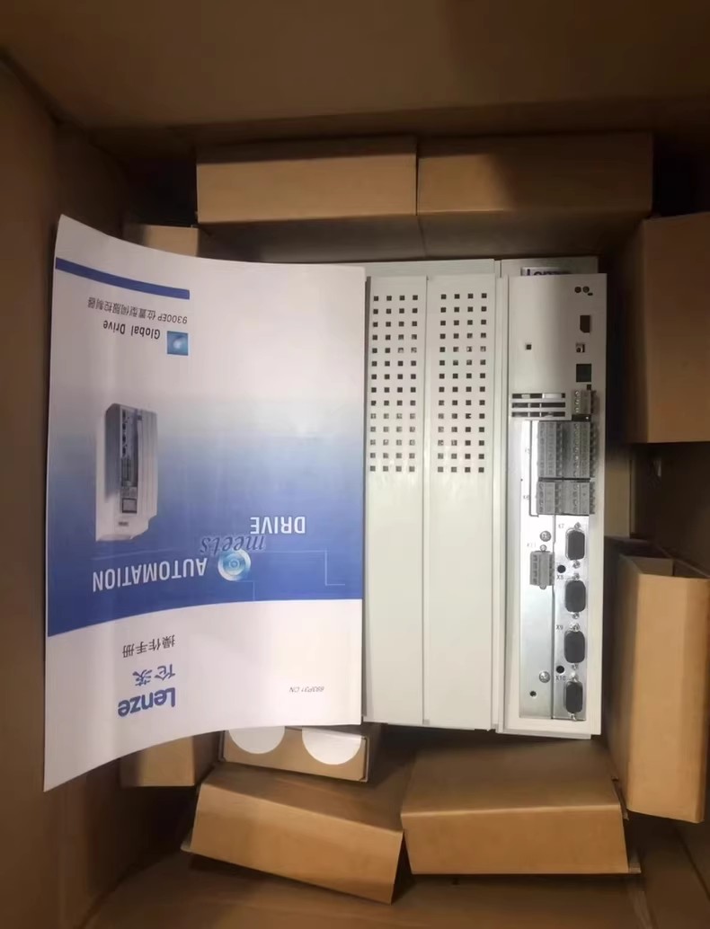 Originálny nový priemyselný I/O modul Lenze EE94AMSE0244 FedEx DHL Fast Shipping