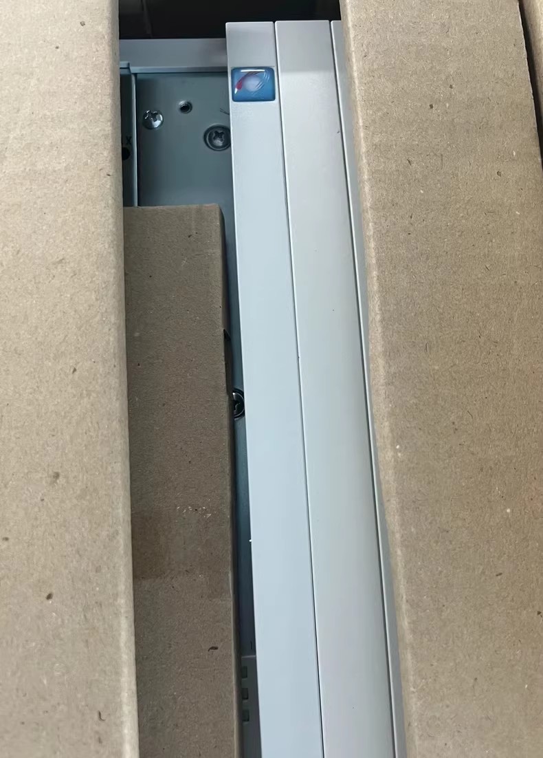 Originálny nový priemyselný I/O modul Lenze IE82EV223-4B201 FedEx DHL Fast Shipping