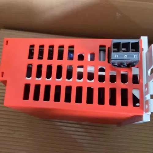 SEW EURODRIVE MC07B0011-5A3-4-00 frekvenčný menič